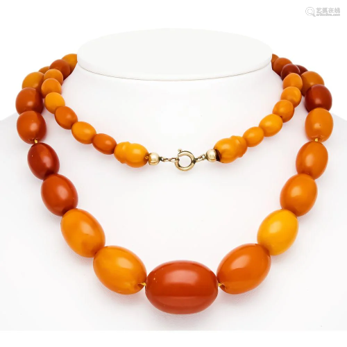 Amber necklace with spring rin