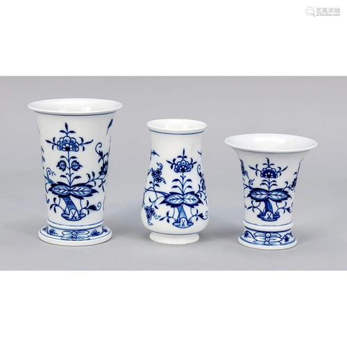 Three small vases, Meissen, ar