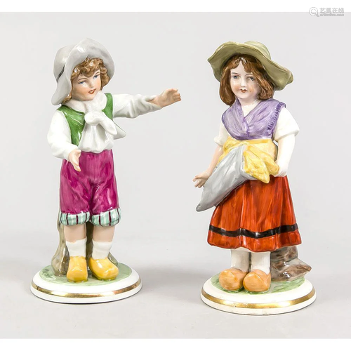 Zwei einzelne Kinderfiguren, A