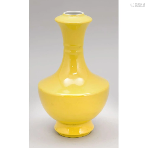 Vase mit Zitronengelber Glasur