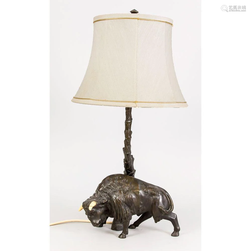 Bisonlampe, Ende 19. Jh., Bron