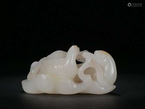 Old Collection ：A Hetian Jade Goose Ornament