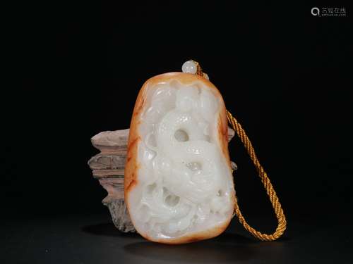 Old Collection ：A Hetian Jade Piece with Dragon Pattern