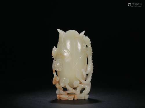 Old Collection ：A Hetian Jade Flower Receptacle with Dragon Desgin