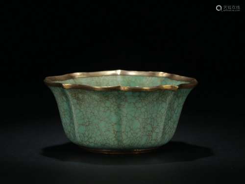 Old Collection：A Ge kiln Gilt Bowl