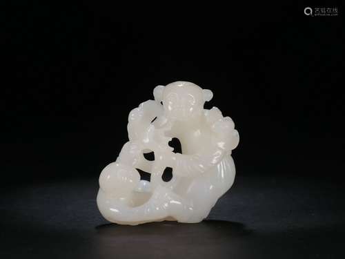 Old Collection ：A Hetian Jade Piece with Boys Pattern