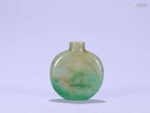 Seventeenth Century：A Jadeite Snuff Bottle