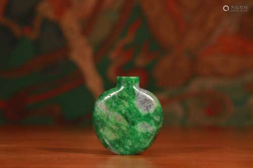 Old Collection:An Old Jadeite Snuff Bottle in the Seventeenth Century