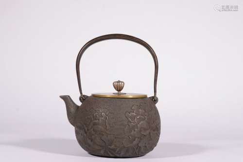 Old Collection:Backflow from Abroad,An Iron Pot Carved with Peony