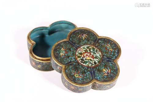 Old Collection: A Cloisonne Enamel Filigree Box with Lid