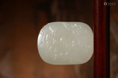 Old Collection ：An Old Hetian White Jade Pendant Carved with Magpies and Peaches