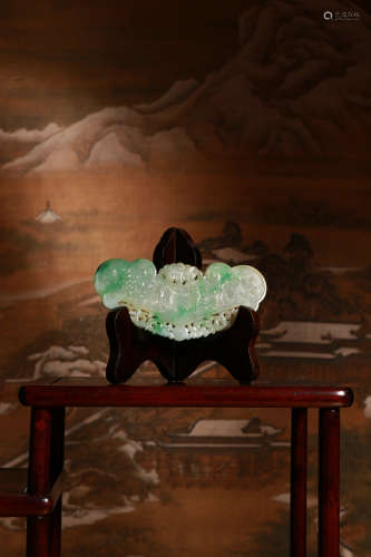 Seventeenth Century：An Old Jadeite Pendant Carved with The Eight Buddhist Treasures