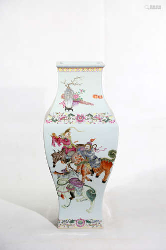 Chinese Qing Dynasty Qianlong Period Famille Rose Porcelain Bottle