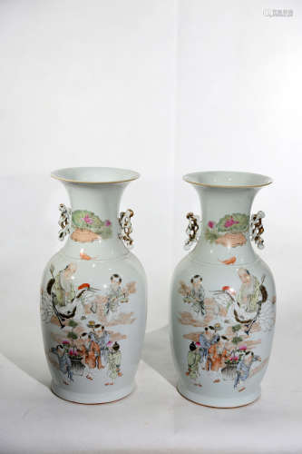 Chinese Pair Of Qing Dynasty Porcelain Bottles