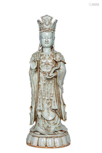 Chinese Dehua Porcelain Guanyin Statue