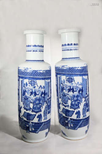 Chinese Pair Of Qing Dynasty Kangxi Period Blue And White Porcelain Bottles