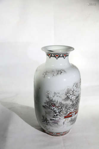 Chinese Qing Dynasty Qianlong Period Porcelain Bottle