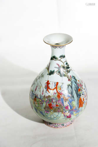 Chinese Qing Dynasty Qianlong Period Famille Rose Porcelain Pot