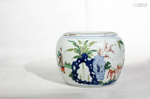 Chinese Middle Qing Dynasty Porcelain Jar