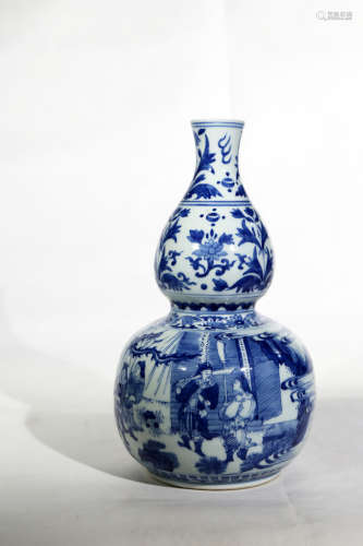 Chinese Ming Dynasty Blue And White Porcelain Bottle