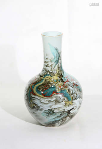 Chinese Qing Dynasty Qianlong Period Famille Rose Porcelain Bottle