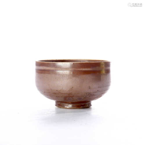 Rust red glazed bowl in the middle of Qing Dynasty