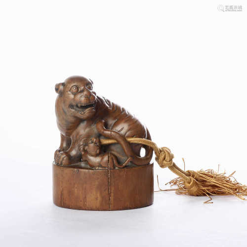 The seal of red yew carving auspicious animals in the middle of Qing Dynasty