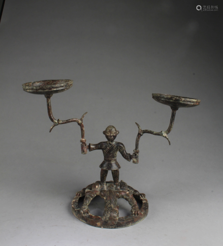 A Bronze Oil Lamp Holder