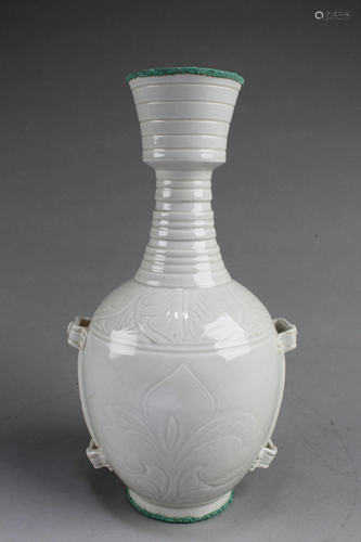 Chinese Porcelain Vase