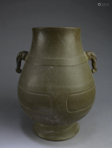 Chinese Tea-Dust Color Porcelain Vase