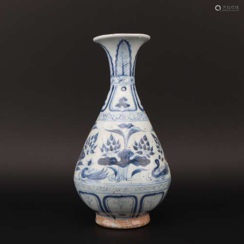 A blue and white pear-shaped vase,Ming dynasty