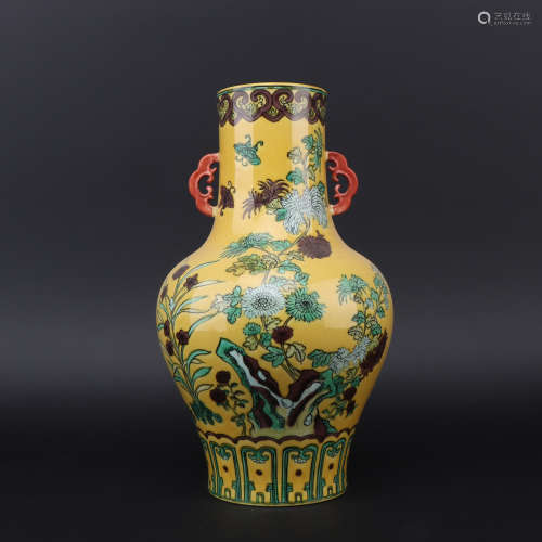 A Su sancai kiln 'floral and birds' bottle,Qing dynasty