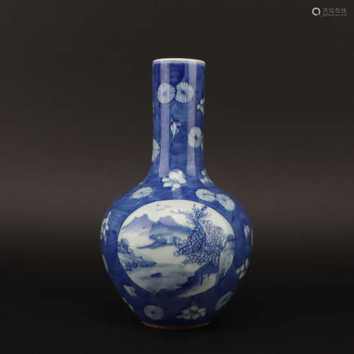A blue and white vase,Qing dynasty