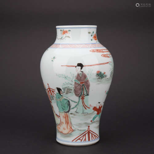 A Wu cai 'maid' bottle,Qing dynasty