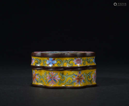 A enamel 'floral' box,Qing dynasty