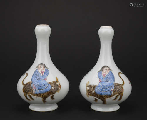 A famille-rose 'figure' vase,Qing dynasty