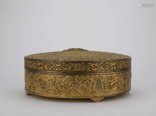 A gilt-bronze 'dragon' box and cover,Qing dynasty