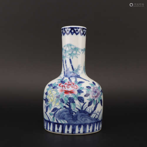A blue and white bottle,Qing dynasty