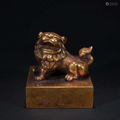 A gilt-bronze beast seal,Qing dynasty