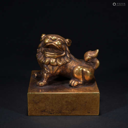 A gilt-bronze beast seal,Qing dynasty