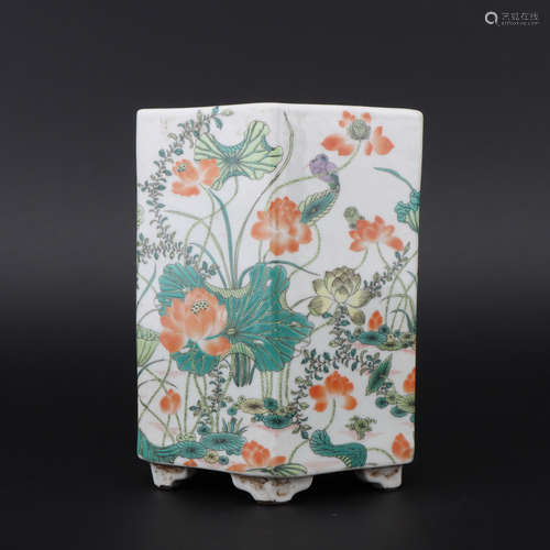 A Wu cai 'floral' pen container,Qing dynasty