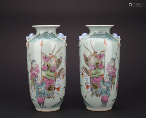 A pair of Wu cai 'figure' bottle,Qing dynasty