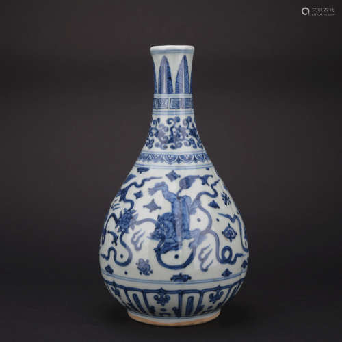 A blue and white 'beast' vase,Qing dynasty