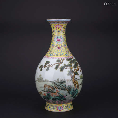 A famille-rose 'deers' vase,Qing dynasty