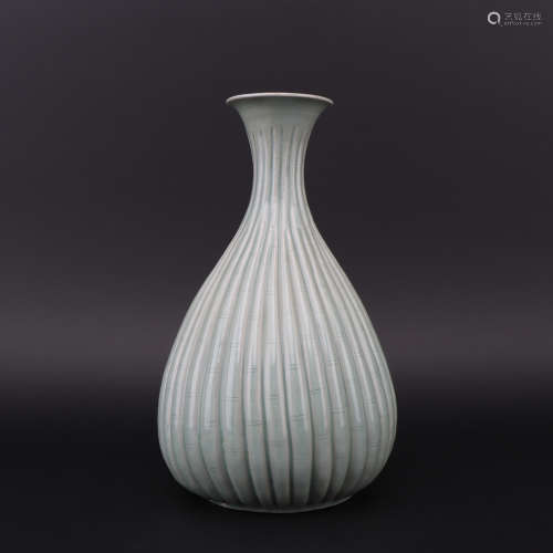 A Gao li kiln pear-shaped vase,Qing dynasty