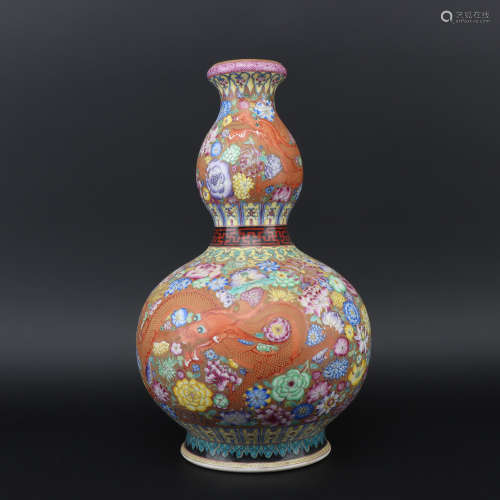 A enamel gourd-shaped vase,Qing dynasty