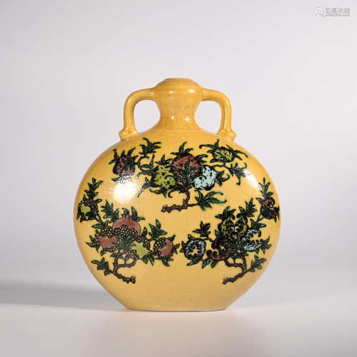 Qianlong Yellow Glazed Moon Holding Vase