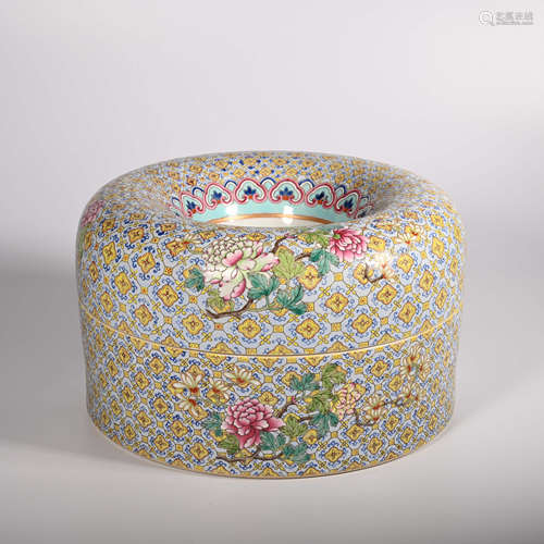 Qianlong famille rose box