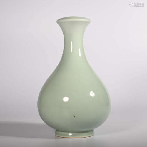 Qianlong Monochrome Glazed Jade Pot Spring