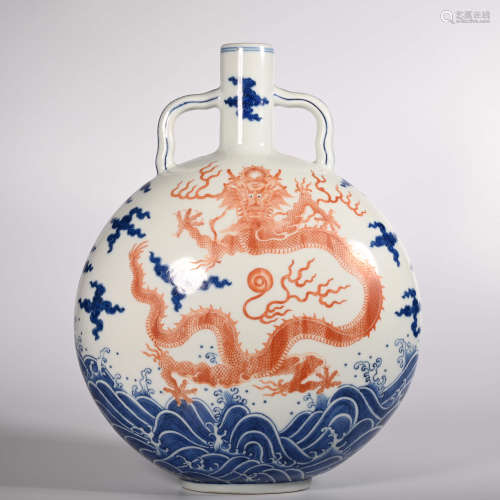 Qianlong blue-and-white glaze red holding moon vase